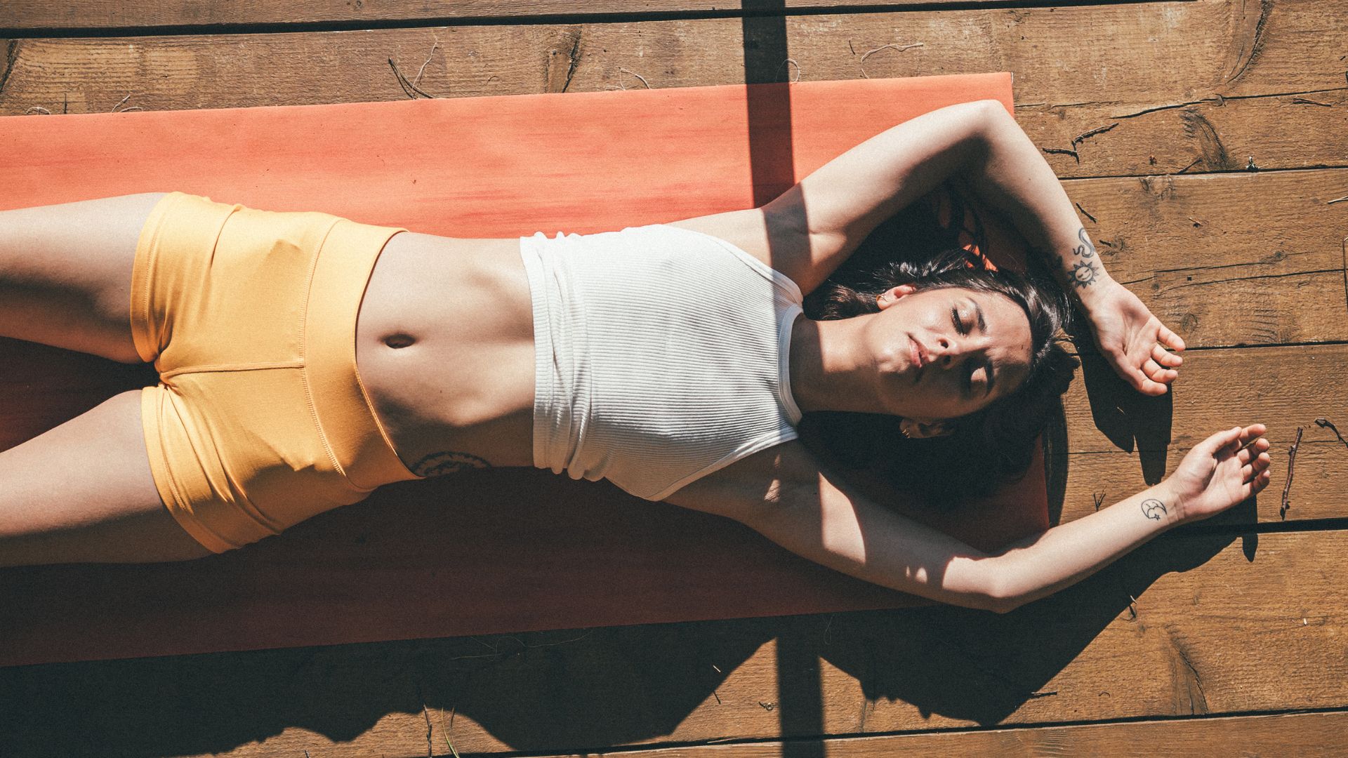 Yinside: 9 Practici Somatice pentru Deblocarea Energiei Feminine